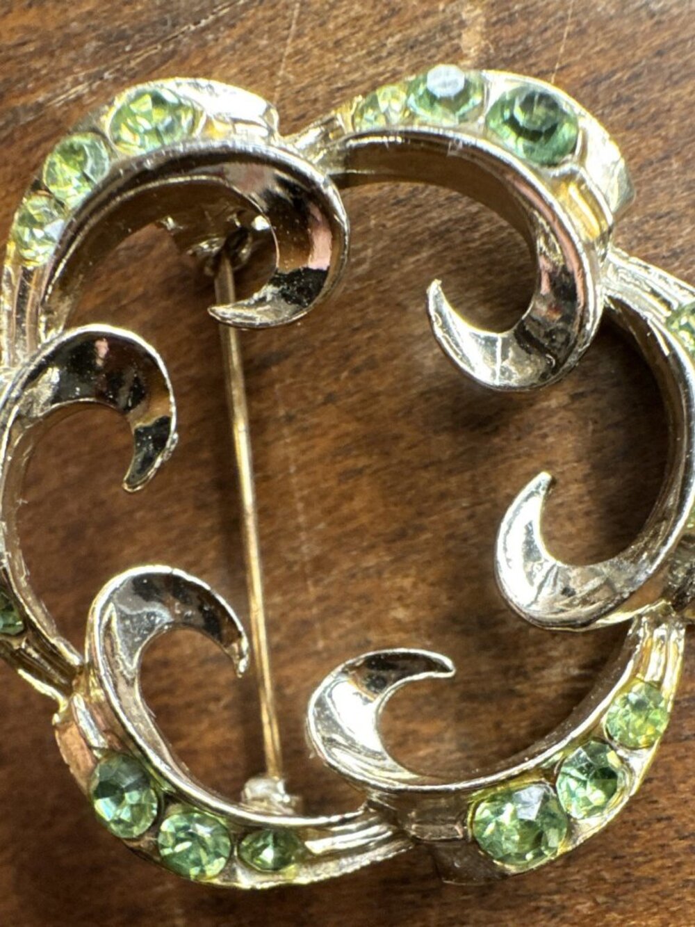 Vintage Swirl Wreath Brooch Pin Light Green Peridot Rhinestones MCM GLOWS